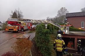 Feuerwehr Herdecke: FW-EN: Mehrere Einsätze beschäftigten die Feuerwehr am Wochenbeginn - Feuerwehr und Rettungsdienst retteten Mann vom Garagendach - Mehrere Paralleleinsätze