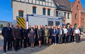 Deutscher Feuerwehrverband e. V. (DFV): Leistungsschau FIREmobil weckt Visionen für stärkere Zusammenarbeit / Spitzenvertreter international-europäischer Feuerwehrverbände tagten in Welzow