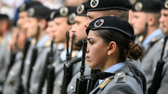 ZDF: "Kriegst&uuml;chtig? 70 Jahre Bundeswehr": Doku jetzt im ZDF streamen