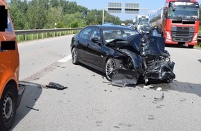 Polizeidirektion Kaiserslautern: POL-PDKL: A6/Ramstein-Miesenbach, Zwei Leichtverletzte bei Auffahrunfall