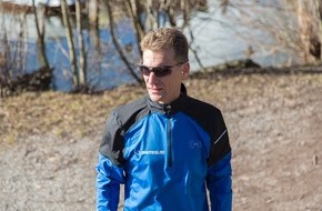 Distrelec, Zweigniederlassung der Dätwyler Schweiz AG: Distrelec Manager bewältigt als erster Schweizer die Ultramarathon- Serie "4 Desert Grand Slam 2014"