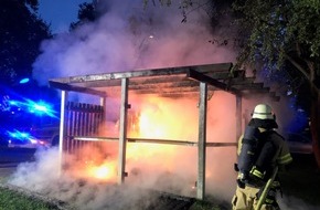 Feuerwehr Bremerhaven: FW Bremerhaven: Eine arbeitsreiche Nacht für die Feuerwehr Bremerhaven