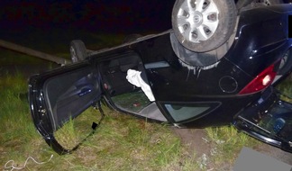 Polizei Minden-Lübbecke: POL-MI: PKW überschlägt sich, Fahrer wird schwer verletzt