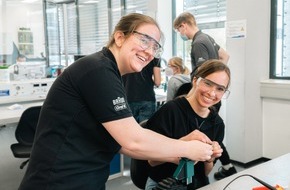 Procter & Gamble Germany GmbH & Co Operations oHG: Girls' Day 2022: Procter & Gamble gibt Einblicke in technische und naturwissenschaftliche Berufe