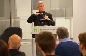 Erzbistum Paderborn: „Wie kann Zukunft gelingen?“ - Podiumsdiskussion „rethinking religion. Gespräche über Religion im Erzbistum Paderborn“ mit Erzbischof Dr. Udo Markus Bentz in Dortmund