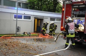Feuerwehr Dortmund: FW-DO: Aufmerksamer Bürger verhindert durch Notruf größeren Brandschaden