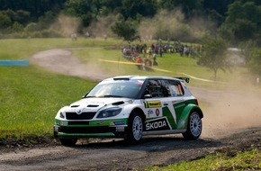 Skoda Auto Deutschland GmbH: SKODA Pilot Wiegand vor Finaltag / Fünfter bei der ERC-Rallye in Tschechien (BILD)