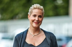 Wort & Bild Verlagsgruppe - Gesundheitsmeldungen: Anika Decker: "Die Wechseljahre hatten auch Auswirkungen auf meine Arbeit" / Die Autorin im Interview mit der "Apotheken Umschau"