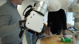 Universität St. Gallen: Roboterbewegungen menschlicher gestalten