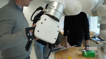 Universität St. Gallen: Roboterbewegungen menschlicher gestalten