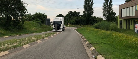 Polizeidirektion Landau: POL-PDLD: Edenkoben - Pannen-LKW