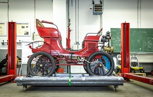 Technische Hochschule Köln: 120 Jahre altes Automobil aus Kölner Produktion soll restauriert werden