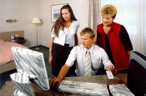 Schlüssel Informatik AG: Innovative Jungunternehmer aus Aarau lancieren Street Web - eine Innovation im Hotelgewerbe