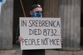 25 Jahre nach dem Völkermord von Srebrenica (11.7.): Gedenkveranstaltung in Berlin erinnert an die Opfer