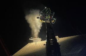 Freiwillige Feuerwehr Horn-Bad Meinberg: FW Horn-Bad Meinberg: Kaminbrand beschäftigt Feuerwehr am Montag Abend