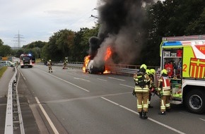 Polizei Paderborn: POL-PB: Kleintransporter brennt auf Diebesweg