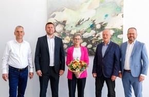 LAUDA DR. R. WOBSER GMBH & CO. KG: LAUDA ehrt Birgit Littmann-Breuer f&uuml;r 40 Jahre Betriebstreue