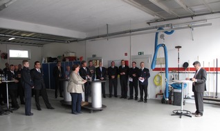 FW-AR: Erweiterter Feuerwehr-Stützpunkt bei Reno De Medici in Arnsberg eingeweiht