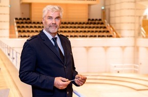 Kreispolizeibehörde Höxter: POL-HX: Musikerlebnis mit dem Landespolizeiorchester NRW für einen guten Zweck / Noch Karten im Vorverkauf erhältlich / Abendkasse wird eingerichtet