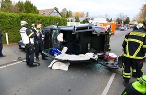 Feuerwehr Dortmund: FW-DO: Do-Höchsten eingeklemmte Person in einem PKW