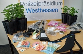 Wiesbaden - Polizeipräsidium Westhessen: POL-WI: Pressemitteilung der Staatsanwaltschaft Wiesbaden und des Polizeipräsidiums Westhessen: Familienbande in Haft - umfangreiche Durchsuchungsaktion mit Spezialkräften der Polizei