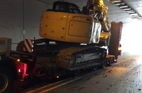 Polizeipräsidium Freiburg: POL-FR: Laufenburg: Bagger bleibt im Rappensteintunnel hängen - Tunnel bleibt für mehrere Tage gesperrt