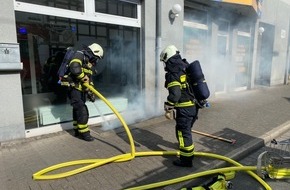 Feuerwehr Iserlohn: FW-MK: Brennender Unrat in einem Lichtschacht