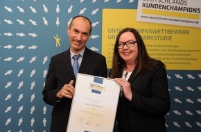 WBS TRAINING AG: WBS Training ist "Deutschlands Kundenchampion" / Weiterbildungsspezialist erhält Auszeichnung für hohe Kundenzufriedenheit und -bindung