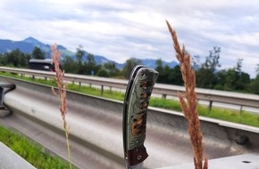 Bundespolizeidirektion München: Bundespolizeidirektion München: Zwischenfall auf Inntalautobahn / Mann läuft barfuß und mit Messer bewaffnet auf Autobahn