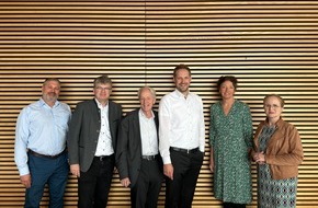 Gemeinde Hallbergmoos: Neue Kinderarztpraxis schließt wichtige Versorgungslücke: Renommierte Kinderärztin Dr. Beatrice Heineking eröffnet im Oktober 2025 moderne MediKids-Praxis in Hallbergmoos