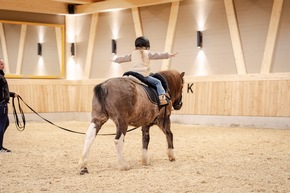 Neues Hofgut auf der &laquo;Sonnenalp&raquo;: Wo Kindertr&auml;ume auf Pferder&uuml;cken Wirklichkeit werden