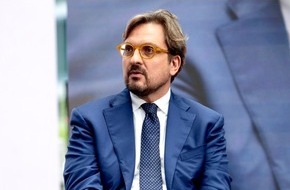 Regione Lombardia Assessorato Sviluppo Economico: Lombard&iacute;a, hub industrial europeo: la nueva estrategia de la regi&oacute;n / Para atraer inversiones extranjeras a un sistema integrado de cadenas productivas