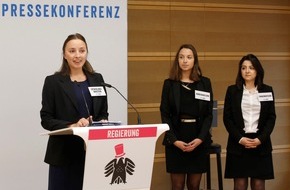 Plan International Deutschland e.V.: Mädchen übernehmen Regierung in Berlin - und weltweit / 
Globale Aktion von Plan International zum Welt-Mädchentag