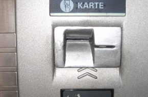 Polizei Düsseldorf: POL-D: "Skimming" in Stadtmitte - Polizei nimmt Trio nach Manipulation an Geldautomat fest