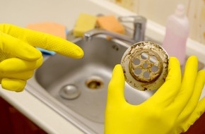 Verbraucherzentrale Nordrhein-Westfalen e.V.: Wussten Sie schon, was bei &uuml;blem Geruch aus dem Abfluss hilft?