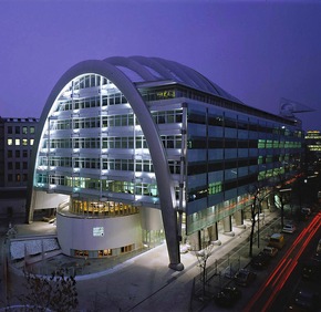 IHK Berlin verbessert ihren Kundenservice mit neuer digitaler Kundenplattform