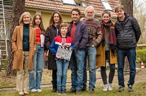 ARD Das Erste: Drehende für ARD-Degeto-Komödie "Das Leben ist kein Kindergarten 3" (AT) / Mit Oliver Wnuk und Meike Droste in den Hauptrollen