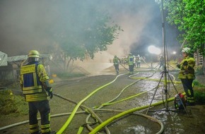 Kreisfeuerwehrverband Calw e.V.: KFV-CW: Großbrand auf landwirtschaftlichem Anwesen in Ebhausen-Wenden. Keine verletzten Personen. Sachschaden rund 250.000 Euro