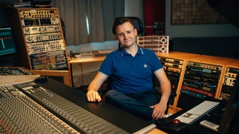 Khatrao Consulting GmbH: Home-Studio als Sprecher: Patrick Khatrao verrät, worauf es für Hörbuchsprecher ankommt, wenn sie von zu Hause aus durchstarten wollen