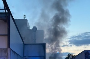 Feuerwehr Dresden: FW Dresden: N&auml;chtliche Brandeins&auml;tze: Brand in einem Heizkraftwerk und Brand eines Containers
