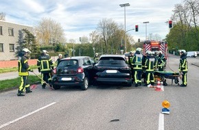 Feuerwehr Bochum: FW-BO: Verkehrsunfall auf der Berliner Stra&szlig;e in Wattenscheid am Mittwochabend