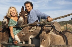 ZDF: "Zwei Esel auf Sardinien" im ZDF-"Herzkino"/ Jutta Speidel und Bruno Maccallini in der Verfilmung ihres gleichnamigen Bestsellers (FOTO)