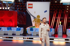 Buntes Fußball-Fest mit erfolgreichem RID-Weltrekord –
München präsentiert größten LEGO® Fußball der Welt