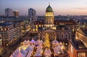 alltours flugreisen gmbh: Immer mehr Deutsche verreisen im Advent zu den schönsten Weihnachtsmärkten Europas / Glühwein und Spekulatius - Citytrips boomen im November und Dezember (FOTO)