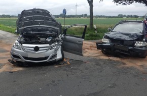 Kreispolizeibehörde Kleve: POL-KLE: Kerken - Verkehrsunfall / Zwei schwerverletzte Personen