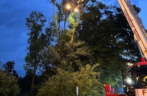 Feuerwehr Neuss: FW-NE: Zwei Unwettereinsätze in Neuss | Unwetter verschont Stadtgebiet weitgehend