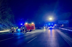 Feuerwehr Recklinghausen: FW-RE: Einsatzreiche Samstagnacht - schwerer Verkehrsunfall auf der BAB 2