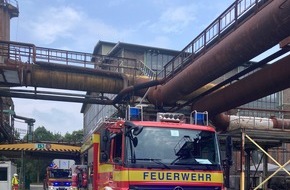 Feuerwehr Hattingen: FW-EN: Verkaufscontainer gerät in Brand & Verkehrsunfall - Zwei Paralleleinsätze für die Hattinger Feuerwehr