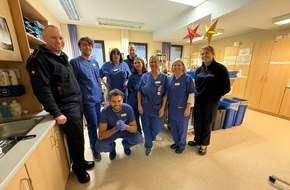 Feuerwehr Herdecke: FW-EN: Von Herzen Freude schenken und Kinderaugen zum Leuchten bringen