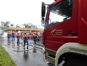 FW Weinheim: Auch bei Regen fasziniert die Freiwillige Feuerwehr großer Besucherandrang auf der Wache Süd